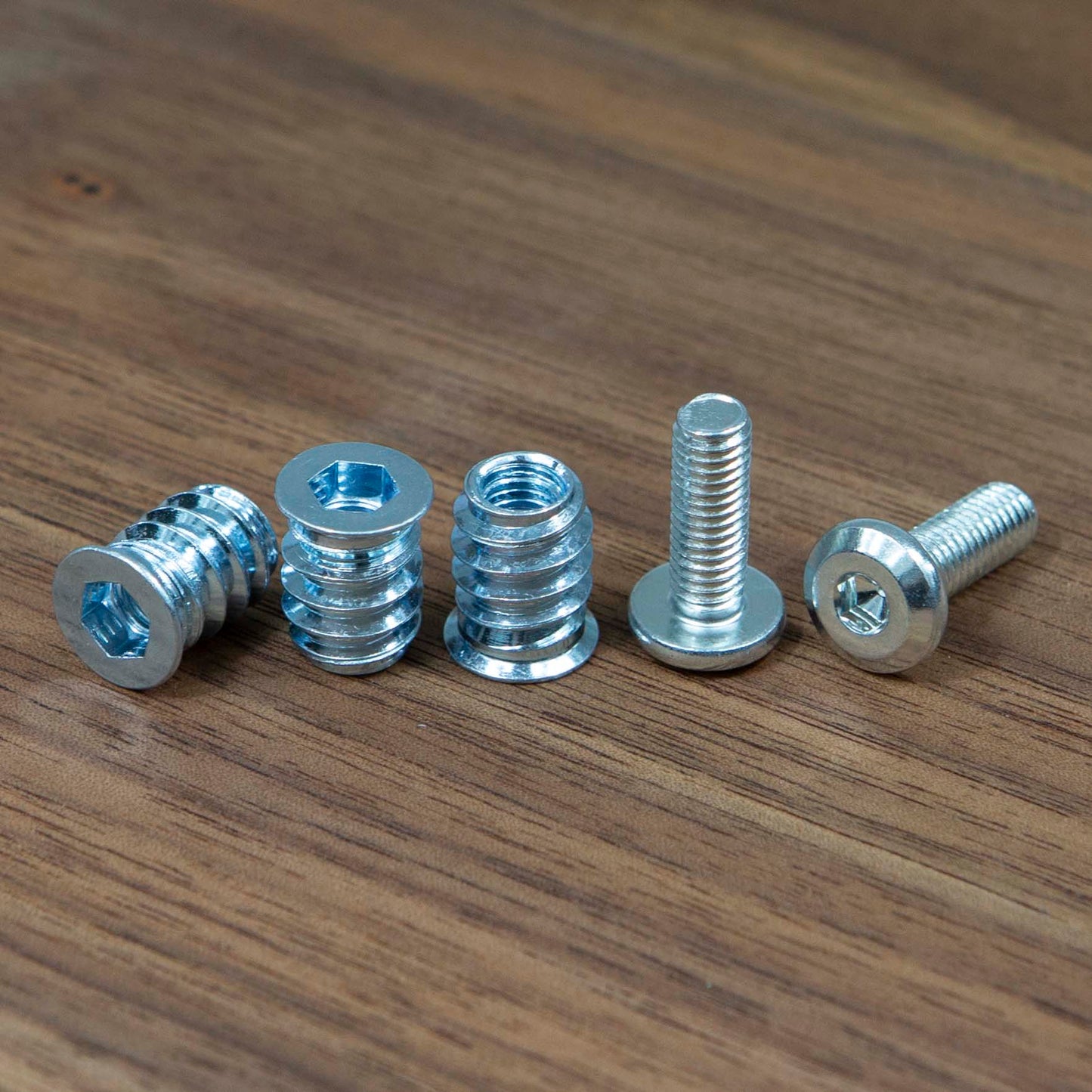 RUSTY DESIGN Wood Inserts and Bolts Set/20 RIN61520