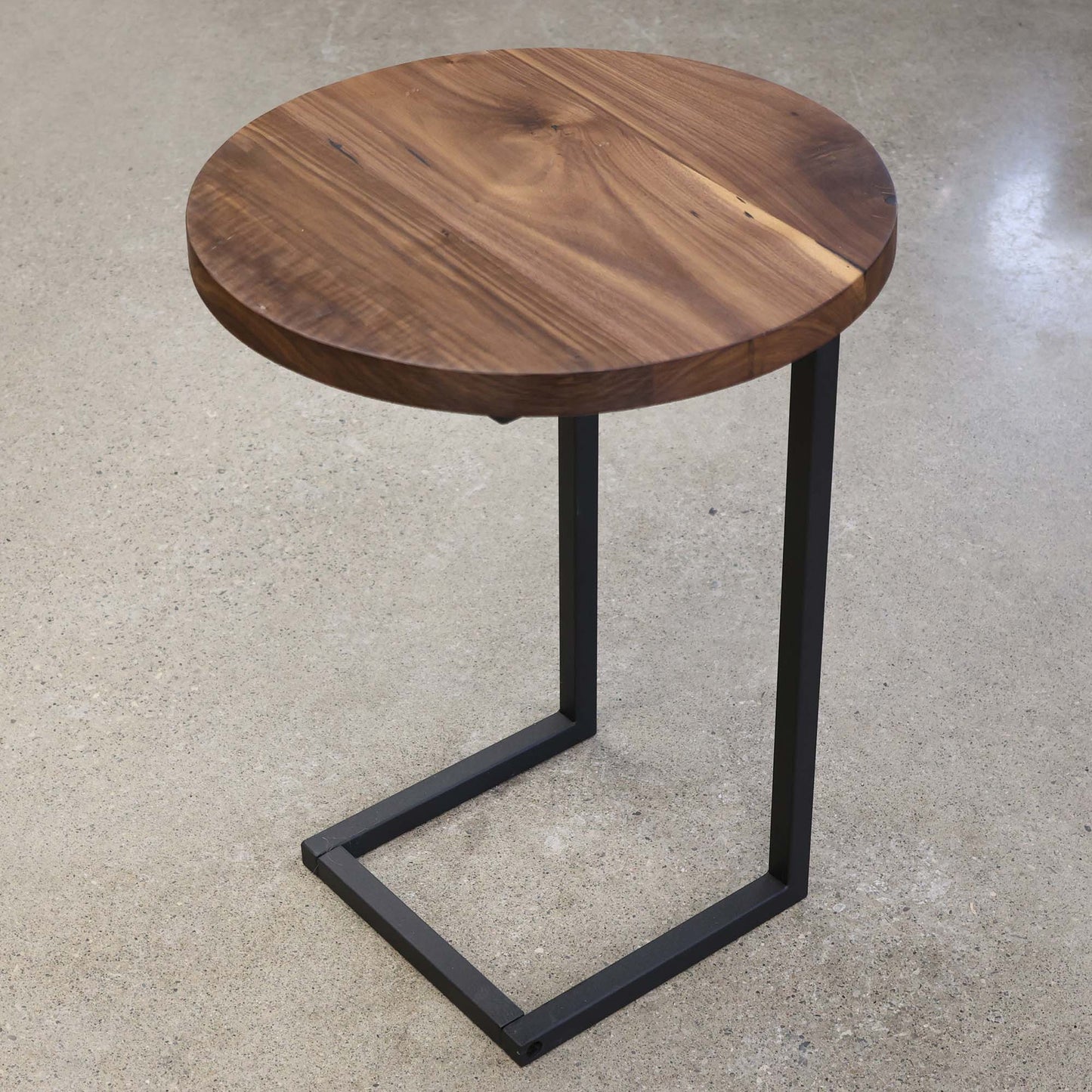 SS013 C-shaped side table base